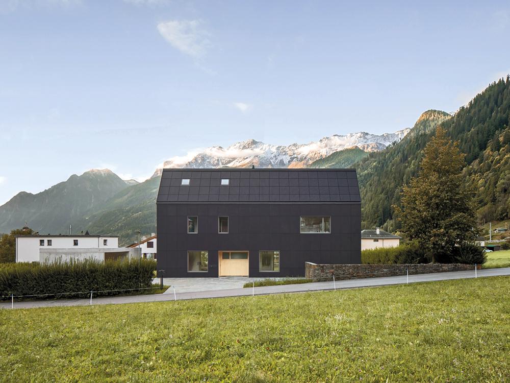 Plusenergiehaus in Graubünden