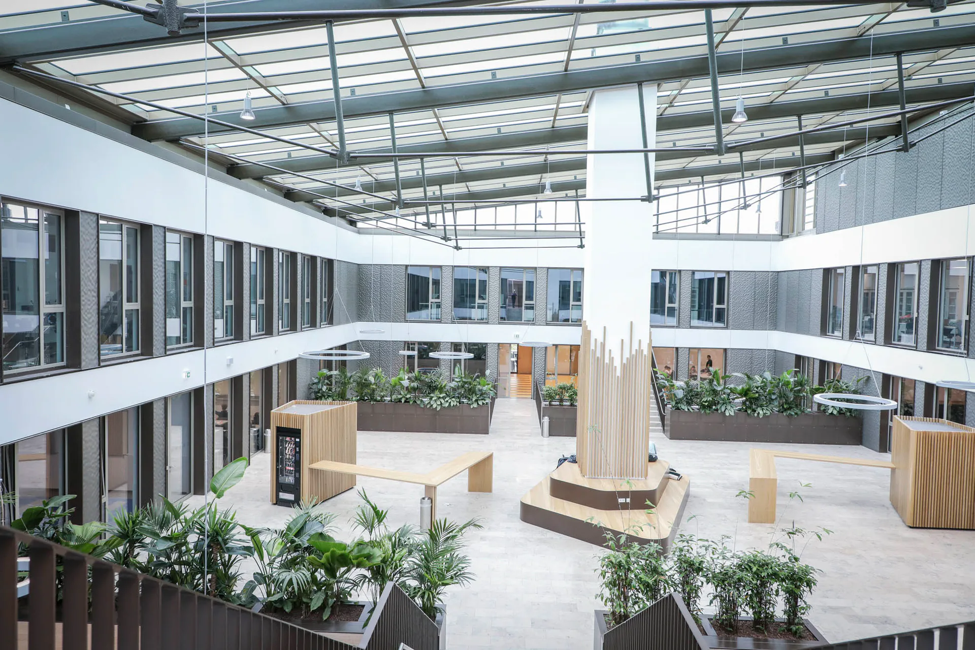 Foyer „Goethes Garten“ liegt zentral im zweiten Stock der Schule.