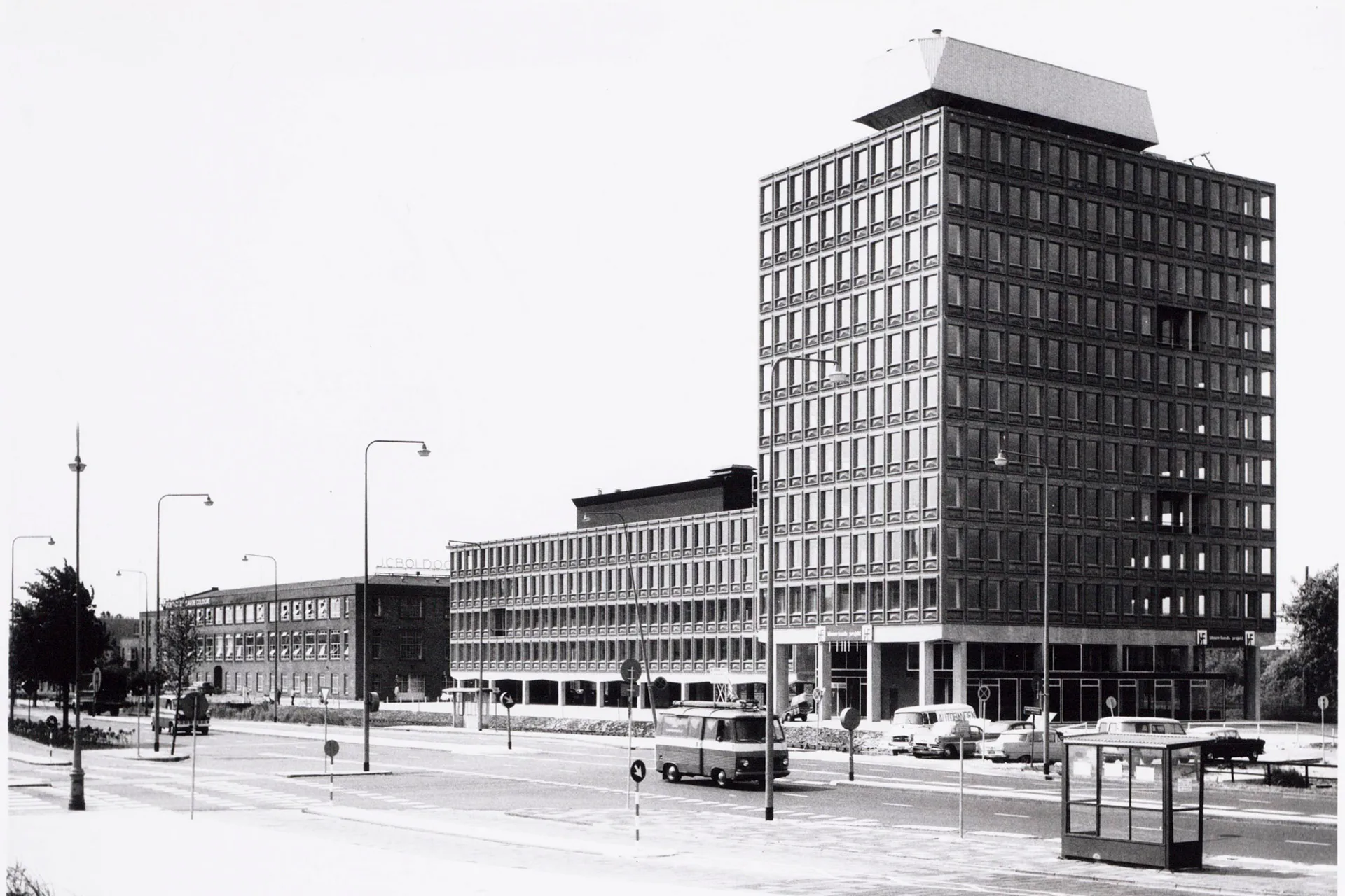 45 Jahre lang diente De Voortuinen zwei Banken als Bürogebäude.