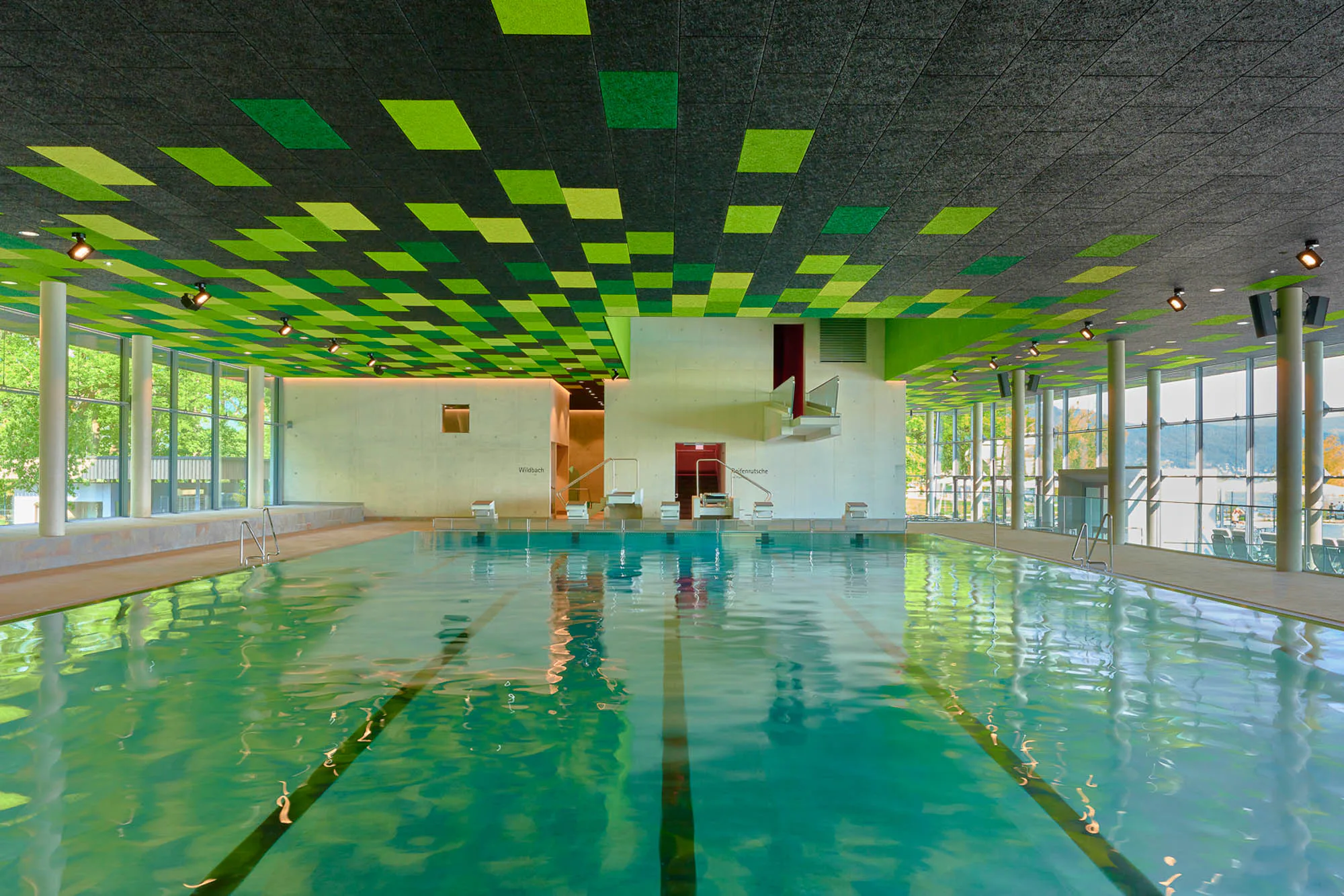 Schwimmbecken