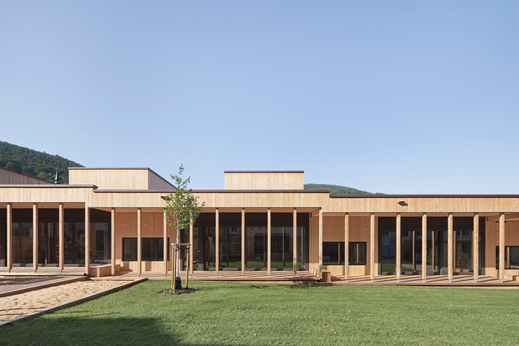 Kindertagesstätte mit Familienzentrum von Bez + Kock Architekten