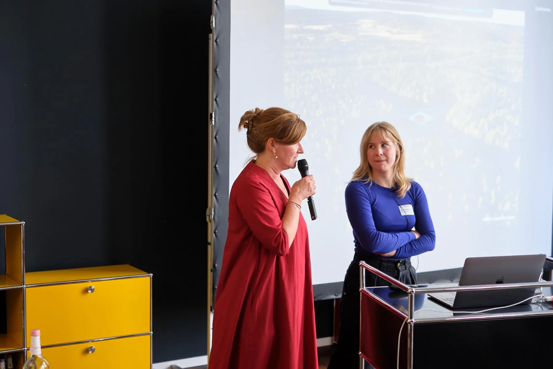 Sandra Hofmeister von Detail gemeinsam mit Viktoria Millentrup von BIG