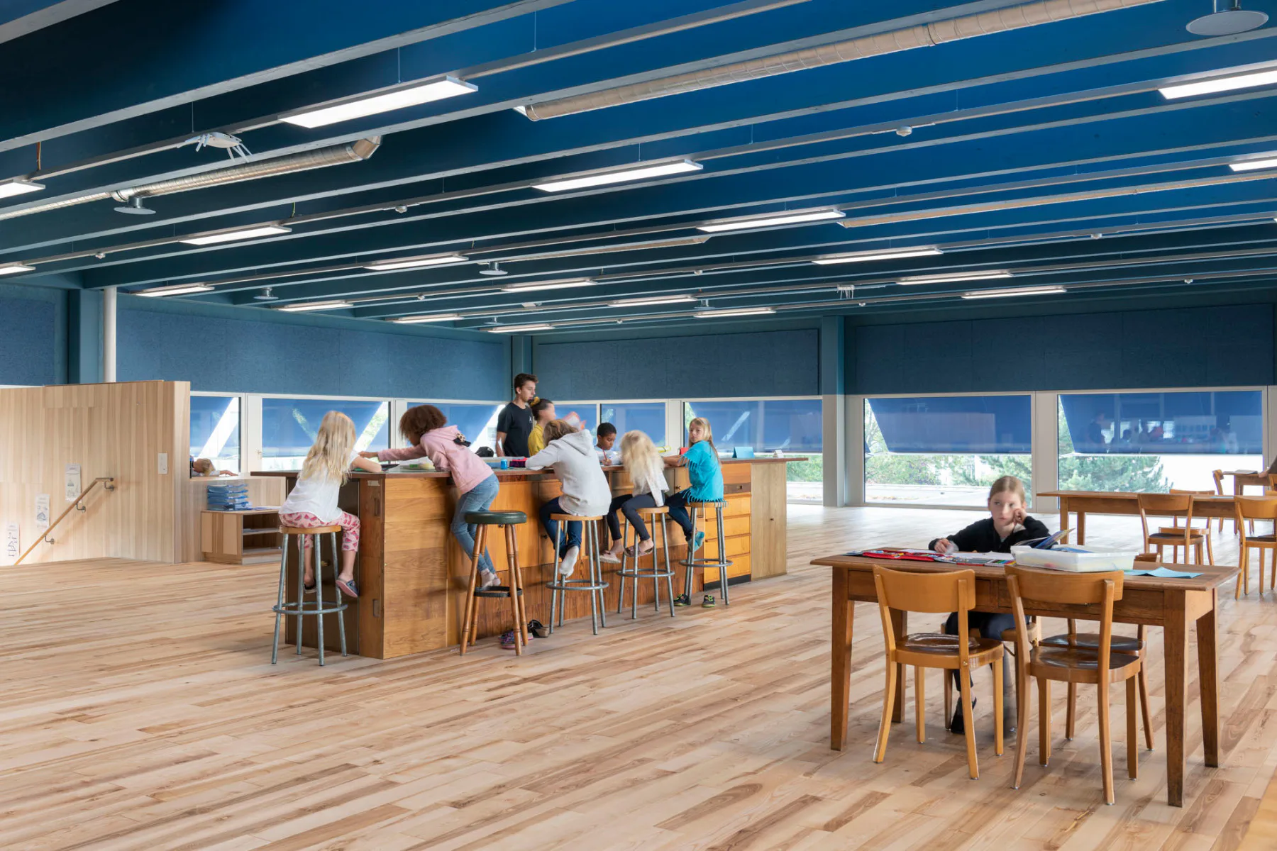 In der gesamten Schule dienen Lernlandschaften mit offenem Grundriss als flexibel nutzbare Bereiche.