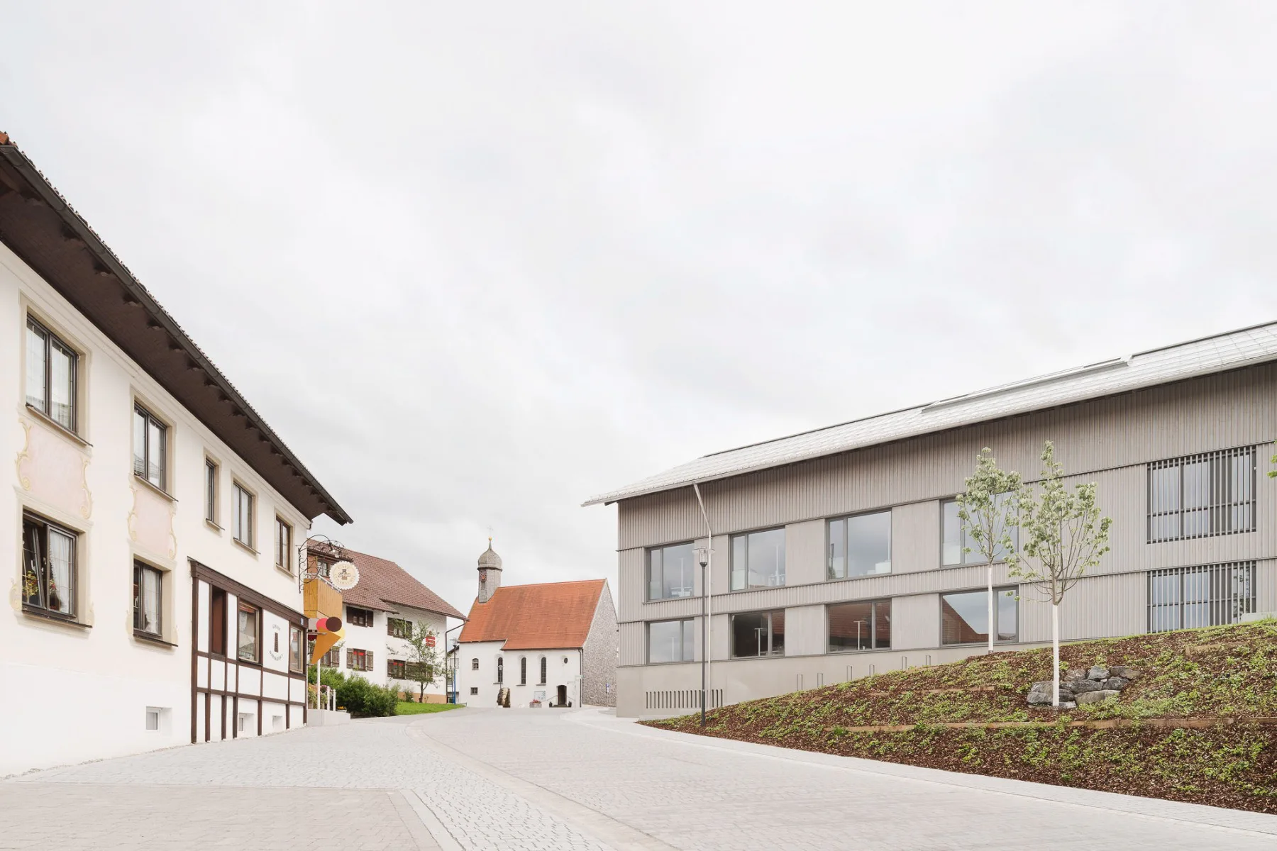 Muffler Architekten orientieren sich beim Neubau des Rathauses an traditionellen Bauweisen und Materialien.