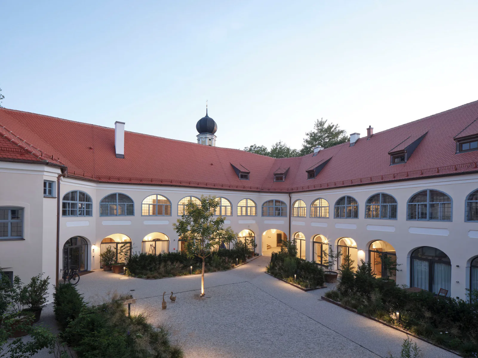 Schloss Geltolfing in Niederbayern, Schlosshof