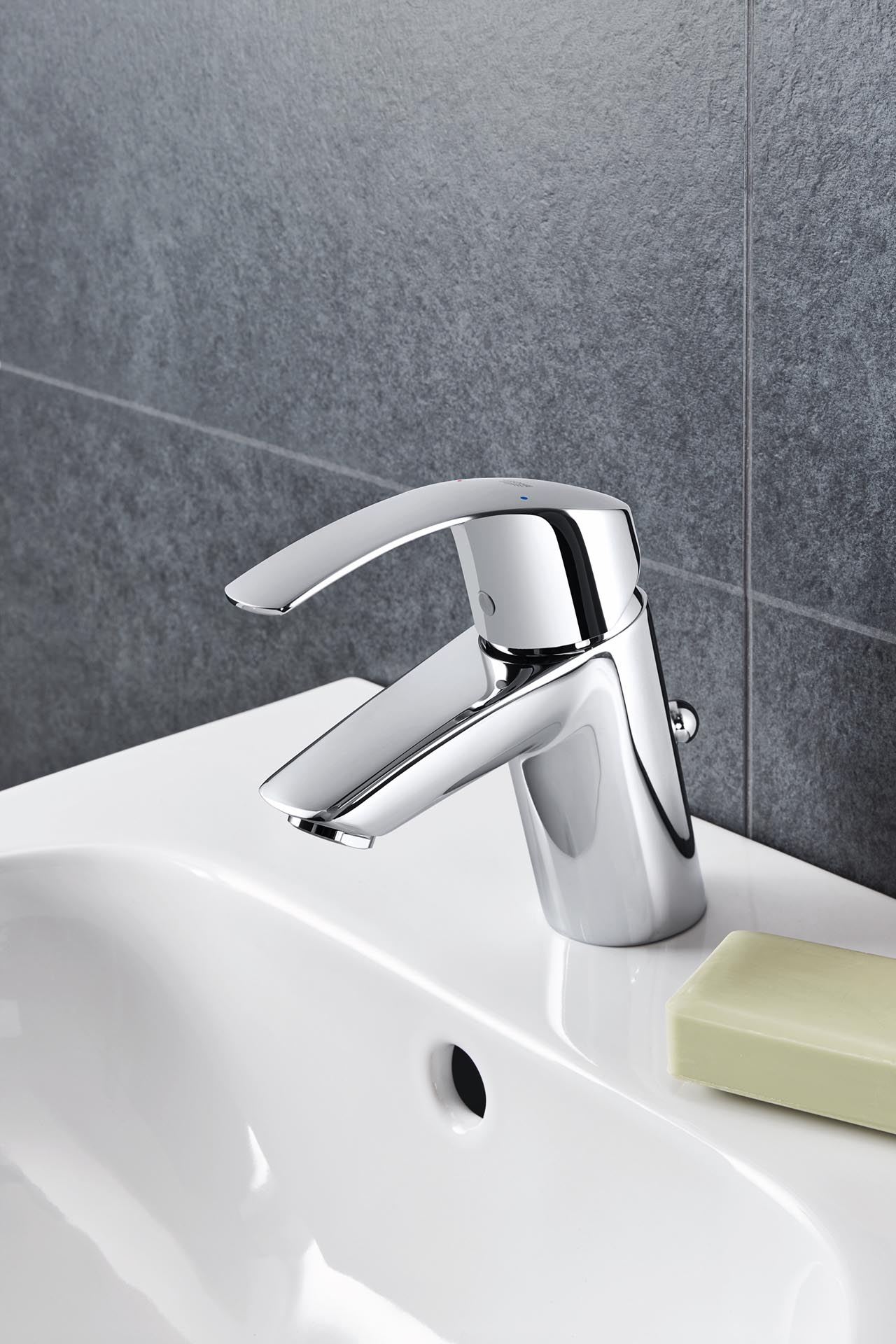 Die Grohe Eurosmart Standard, hier in S-Größe, kommt in zeitlosem Look.