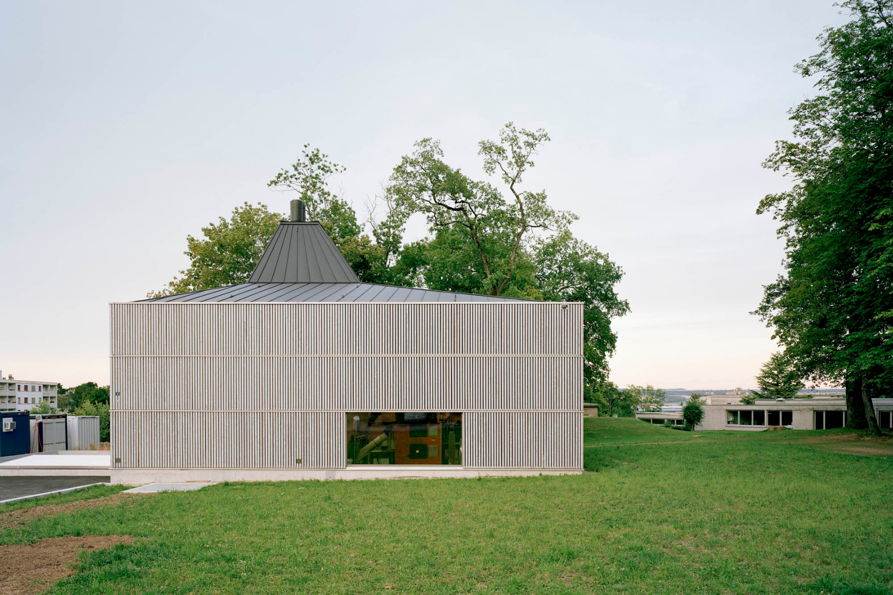 Blockheizkraftwerk von MAK Architecture