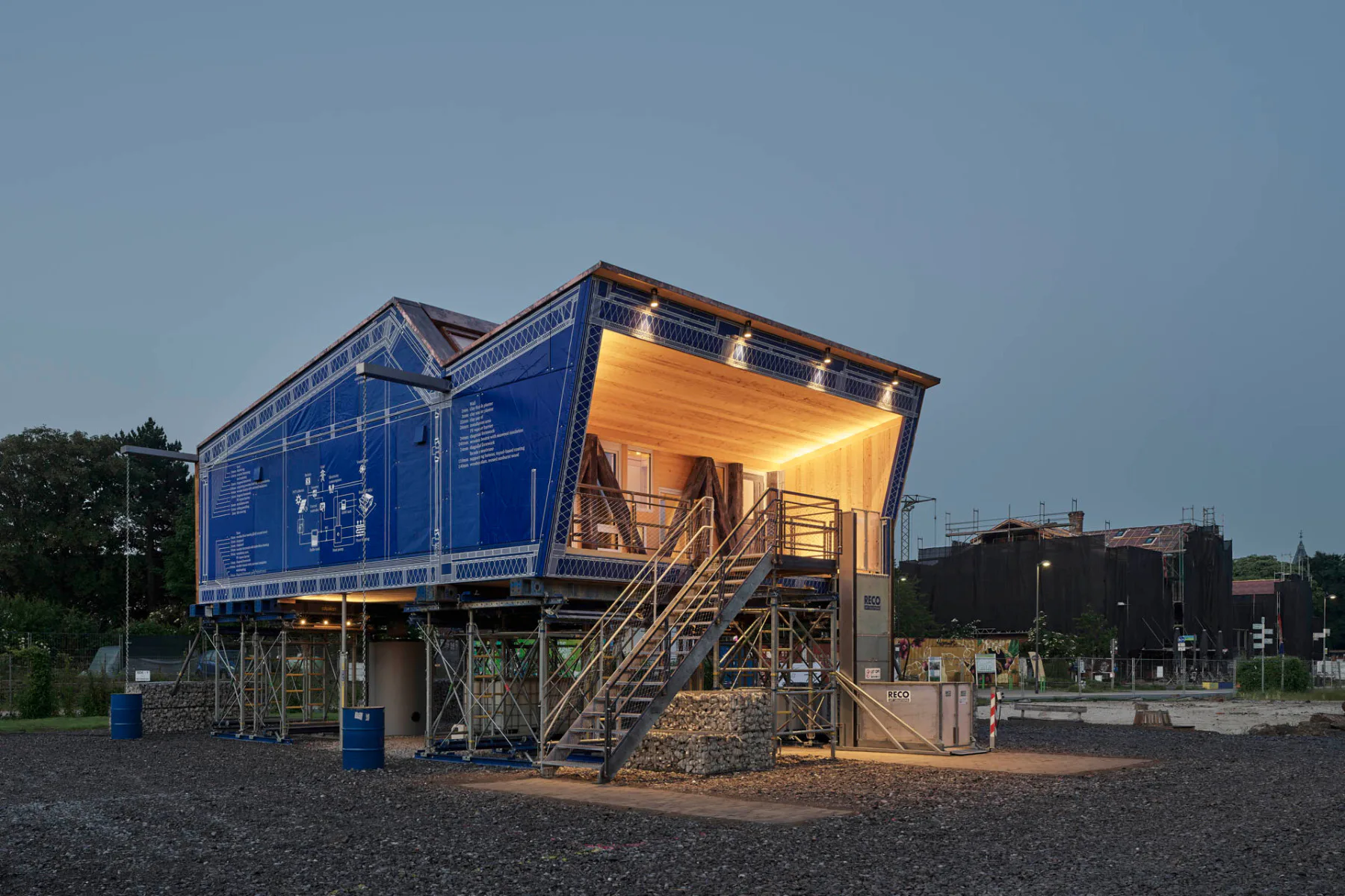 RoofKIT ist das Siegerprojekt des Solar Decathlon Wettbewerbs 2022, dem größten Architekturwettbewerb für Hochschulen weltweit.