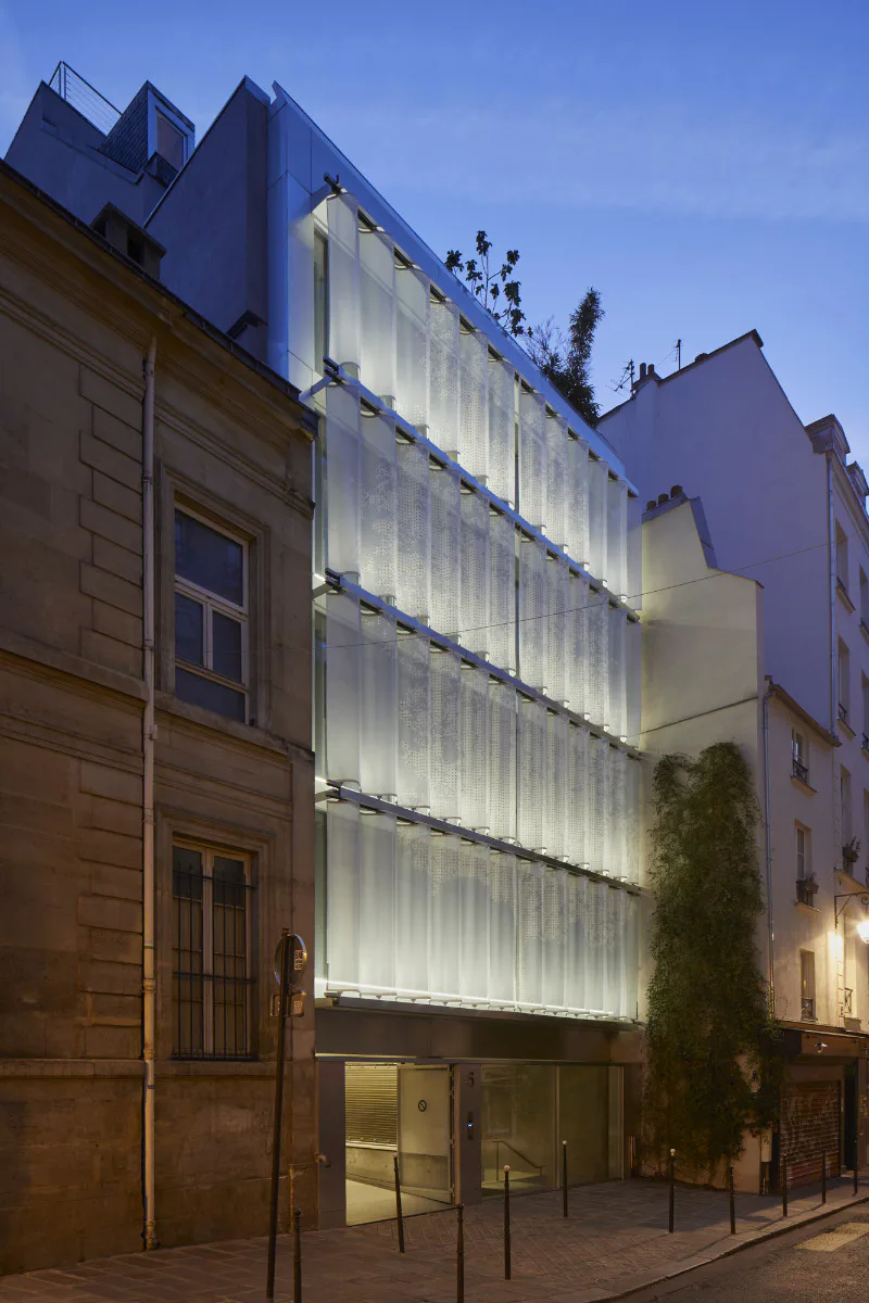 Beleuchtete Fassade