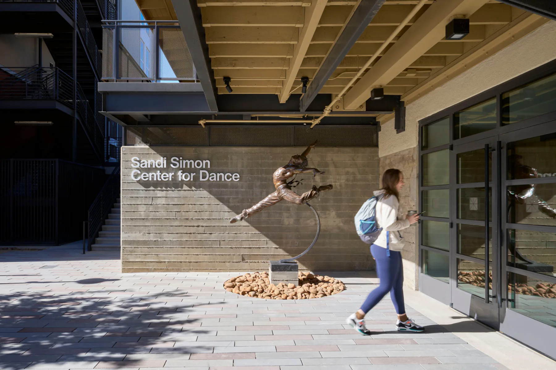 Eingang des Sandi Simon Center for Dance