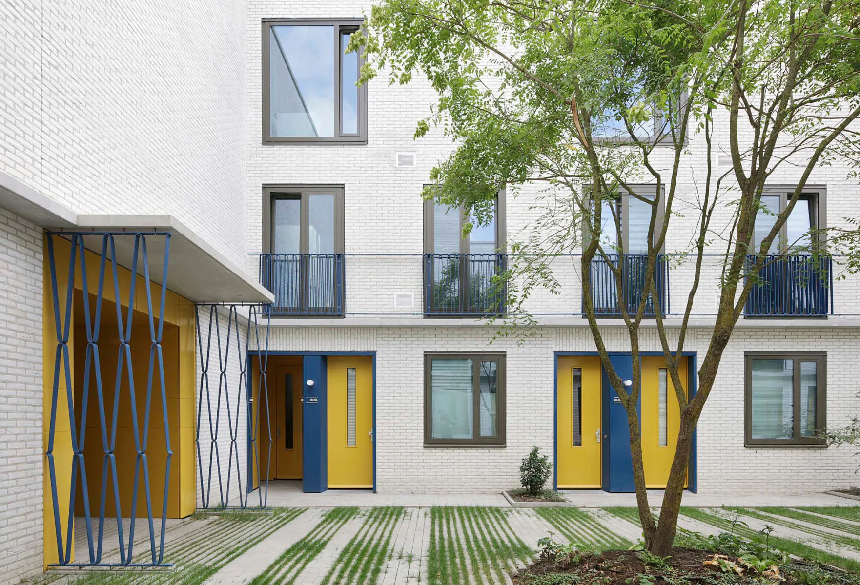 Die Apartments haben direkten Zugang zum Innenhof.