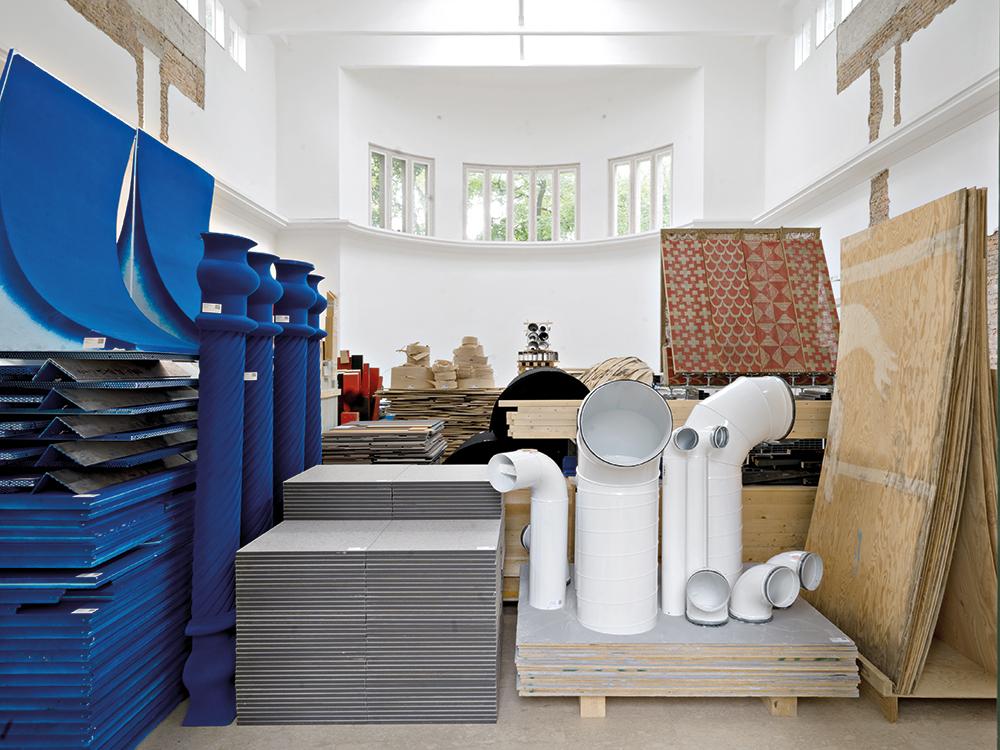 Concular supports the curator team of the German pavilion of the 2023 Venice Biennale of Architecture. By use of their proprietary software, available materials from last year’s Biennale of arts were inventoried. Students from all across Europe were tasked with reintroducing the construction materials in projects in Venice.