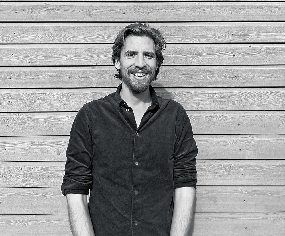 Dominik Campanella studierte Wirtschaftsinformatik an der Universität Mannheim und Management in Paris. Er ist Co-Founder von Concular, dem digitalen Ökosystem für zirkuläres Bauen, wie sich die Plattform selbst beschreibt. Zusammen mit dem DGNB entwickelte er den Gebäuderessourcenpass und Zirkularitätsbewertungen.