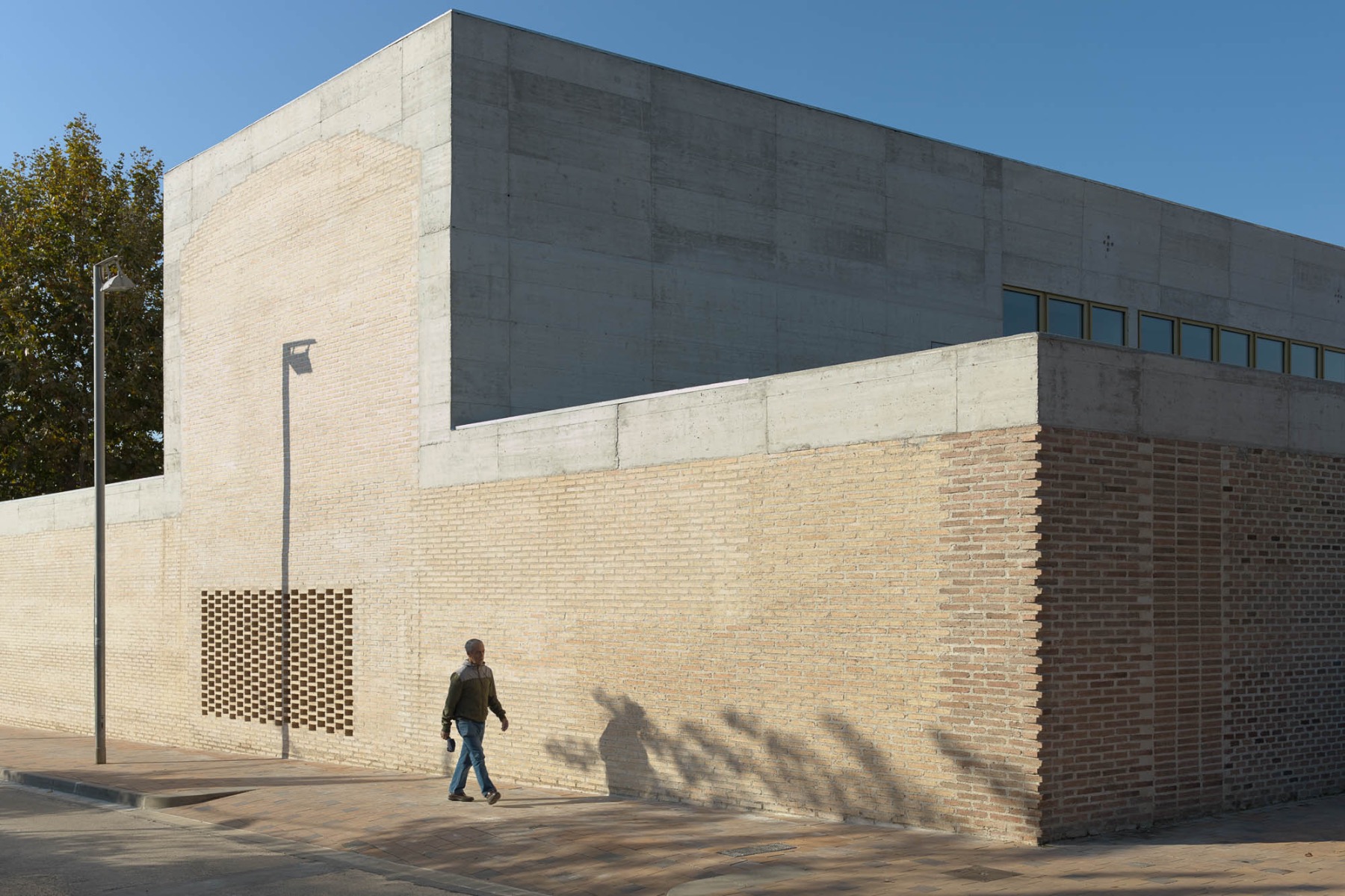 Gesundheitszentrum von BAAS Arquitectura