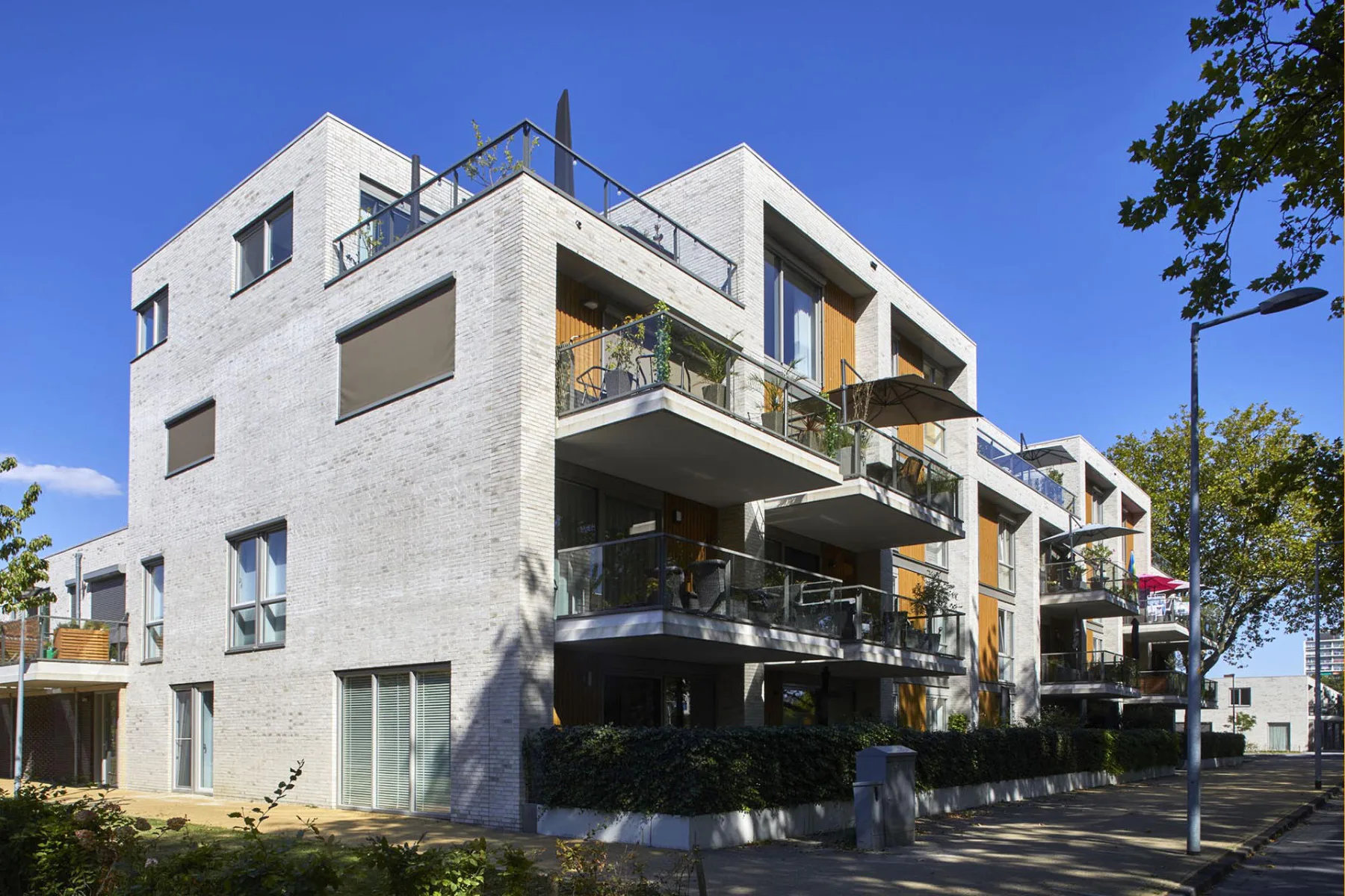 Senior-Smart-Living-Wohnkonzept mit dem ParkEntree im niederländischen Schiedam: Das Architektenbüro Inbo entwarf gemeinsam mit den Bewohnern zwei Gebäude mit insgesamt 89 Wohnungen.