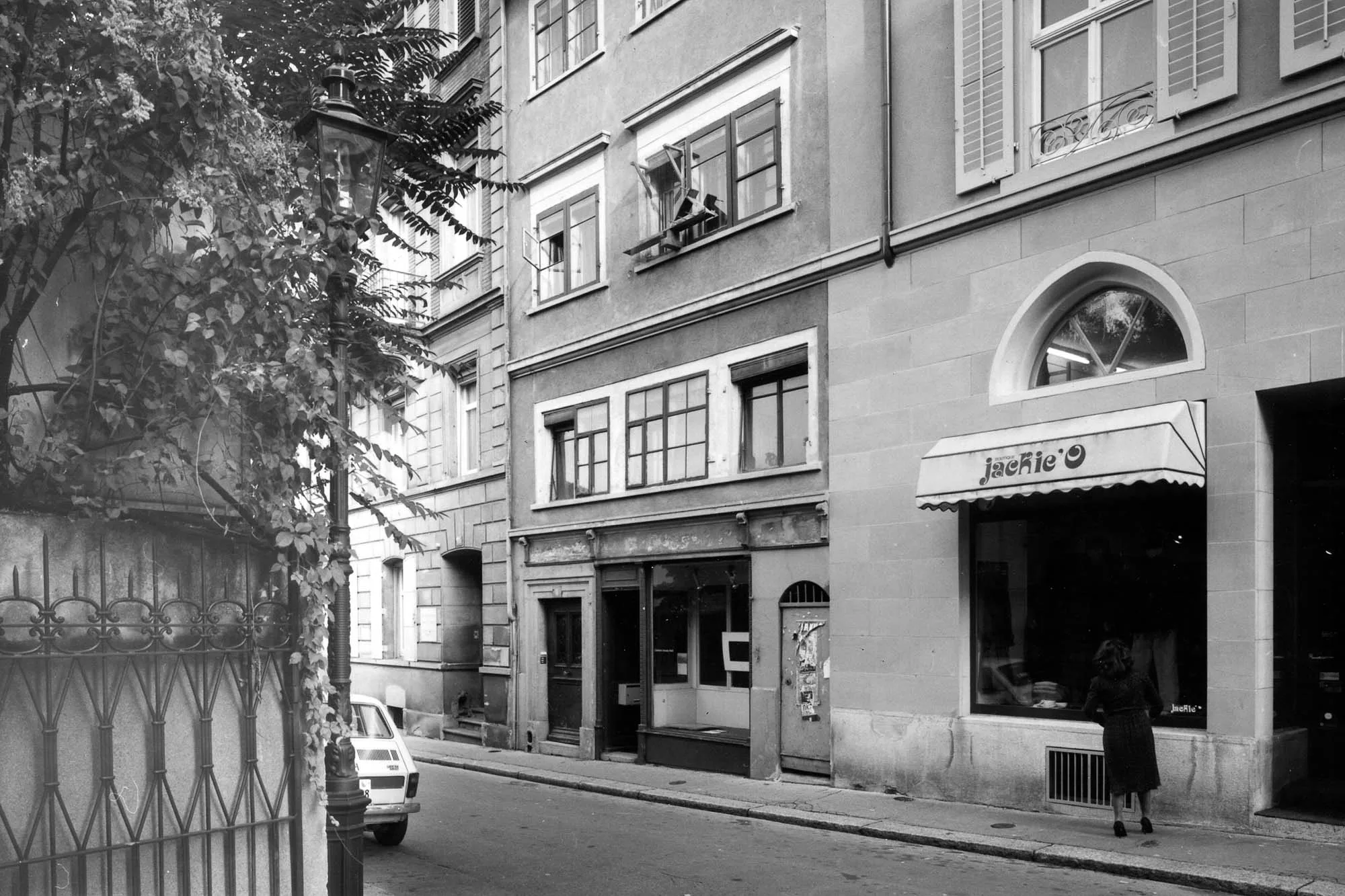Historische Fotografie des denkmalgeschützten Altstadthauses in Zürich