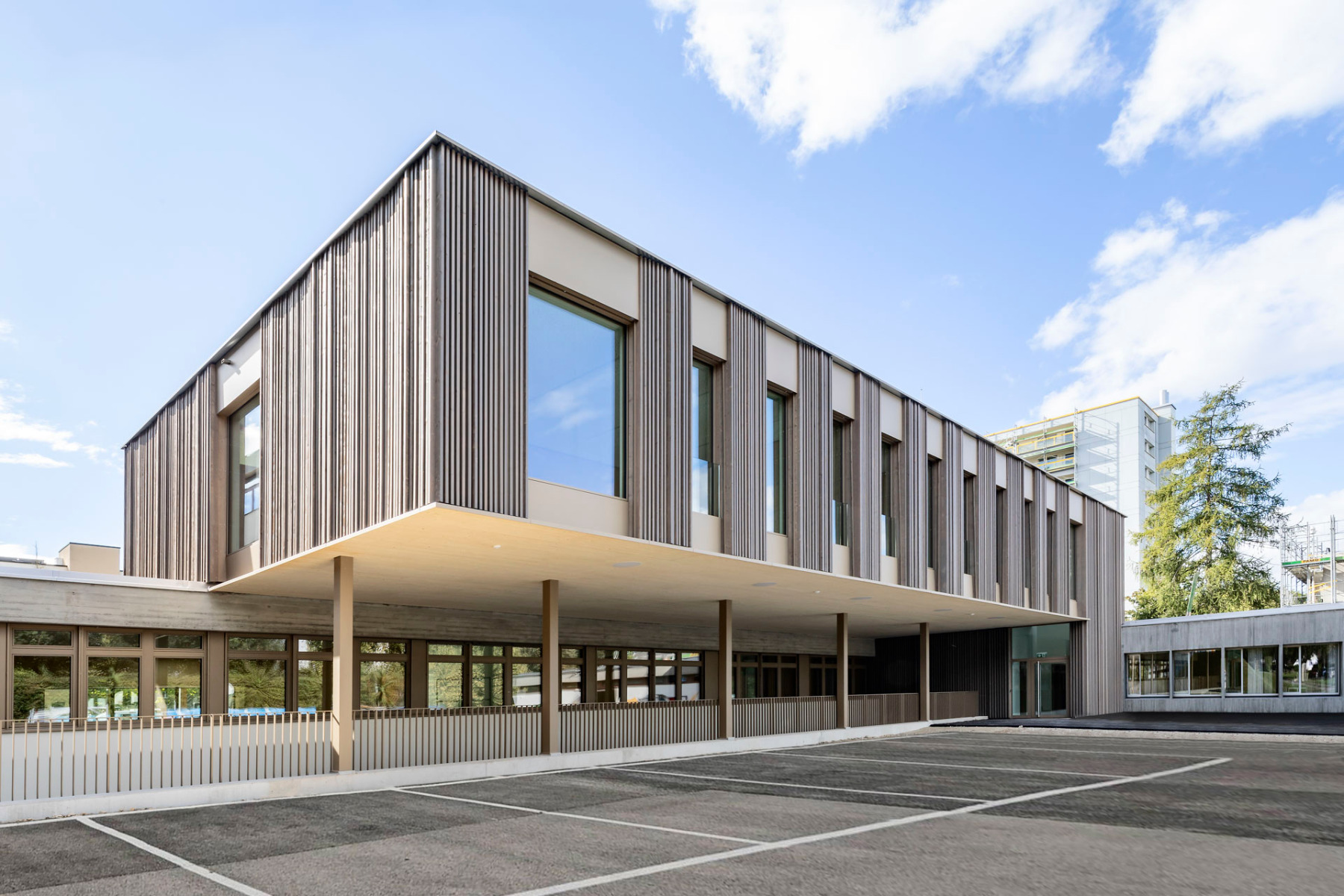 Holz-Aluminium-Fenster für Musikschule