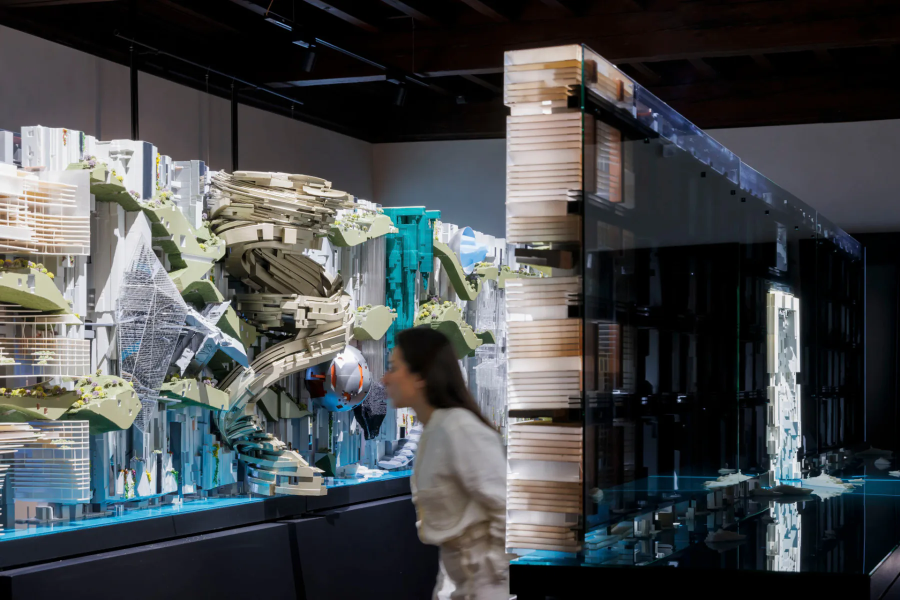 Ein Blick in die Ausstellung „Zero Gravity Urbanism - Principles for a New Livability”. Iwan Baan