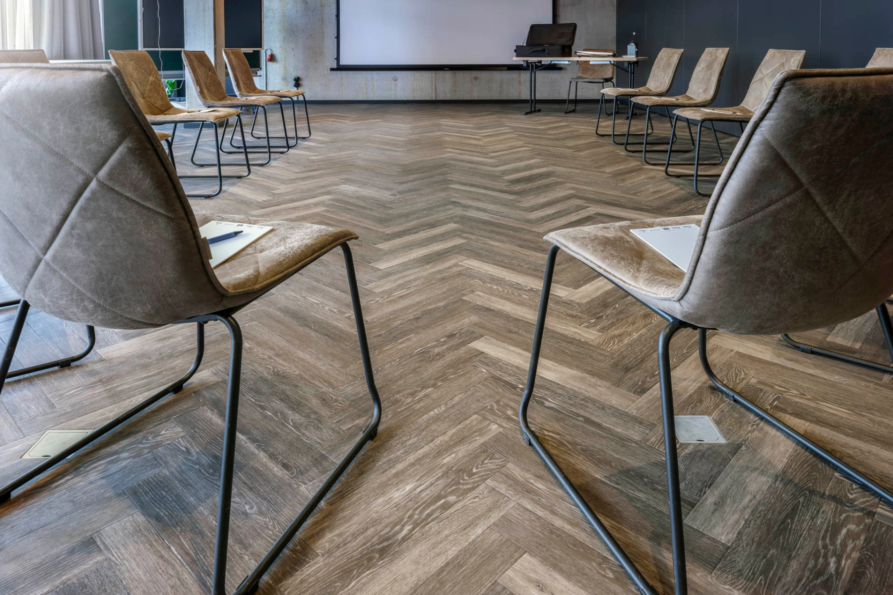 Eventbereich mit Vinylbelag in Holzoptik