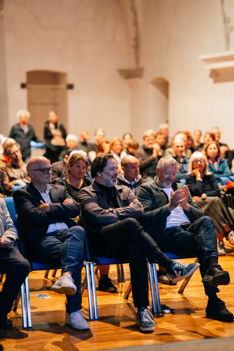 Snøhetta Gründungspartner und Geschäftsführer während der Ausstellungseröffnung