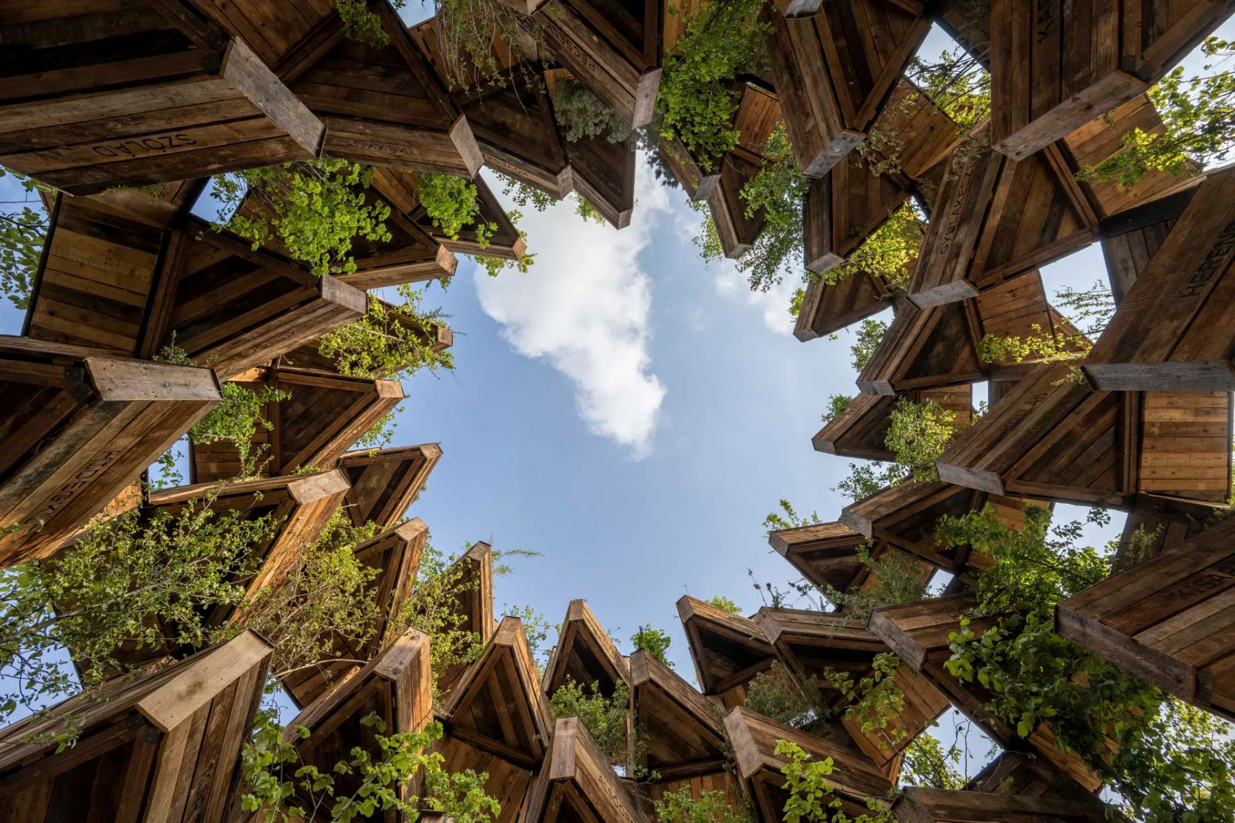 Blick aus dem spiralförmigen Pavillon „Garden of Communities“