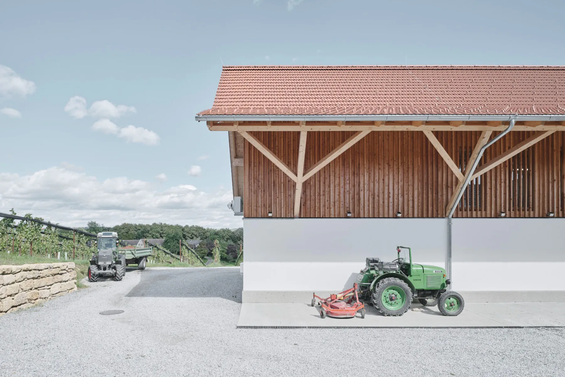 Der Weinbaubetrieb mit rekonstruiertem Vordach