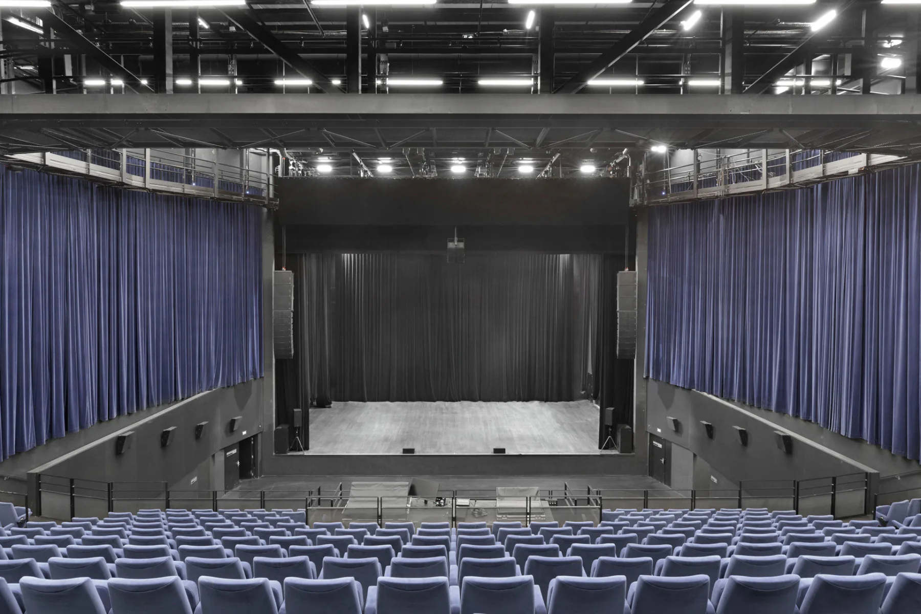 Mehr als 1000 Personen fasst der große Saal im Zentrum des Hauses.