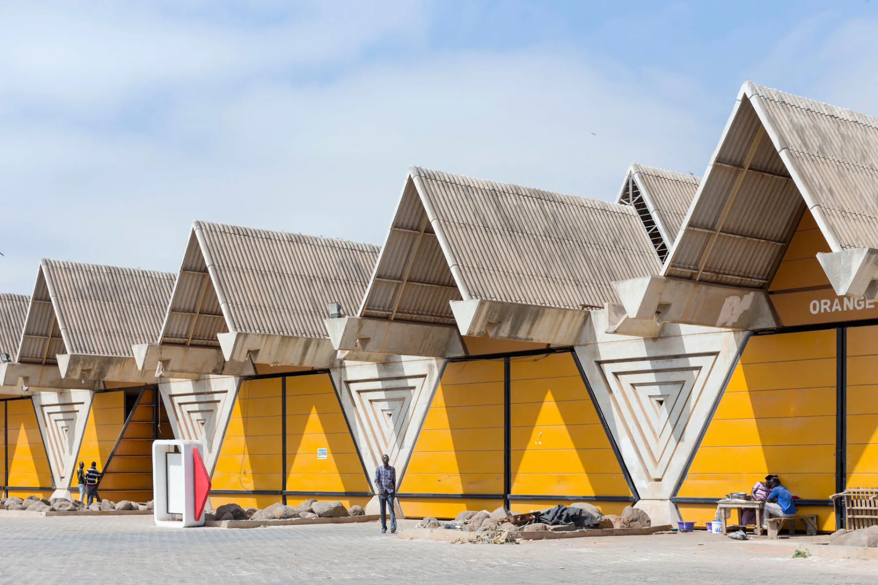 Internationale Messe von Dakar, Senegal, 2013. Entworfen von Jean-François Lamoureux, Jean-Louis Marin und Fernand Bonamy
