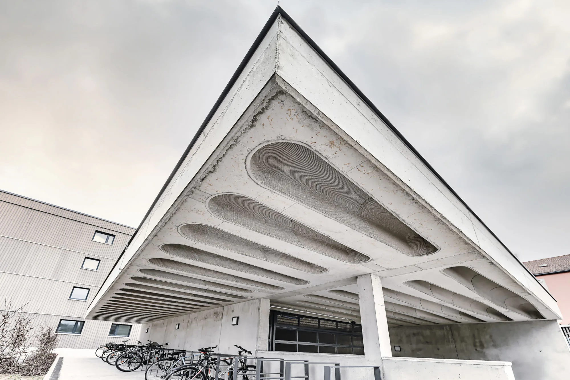 Concrete Lightweight Ceiling von Eigner Bauunternehmung und Lattke Architekten