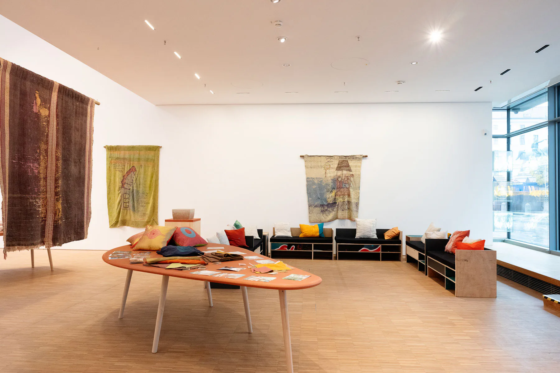 Ausstellungsansicht Anna Heringer „One Planet, One Family“, DG Kunstraum 2023