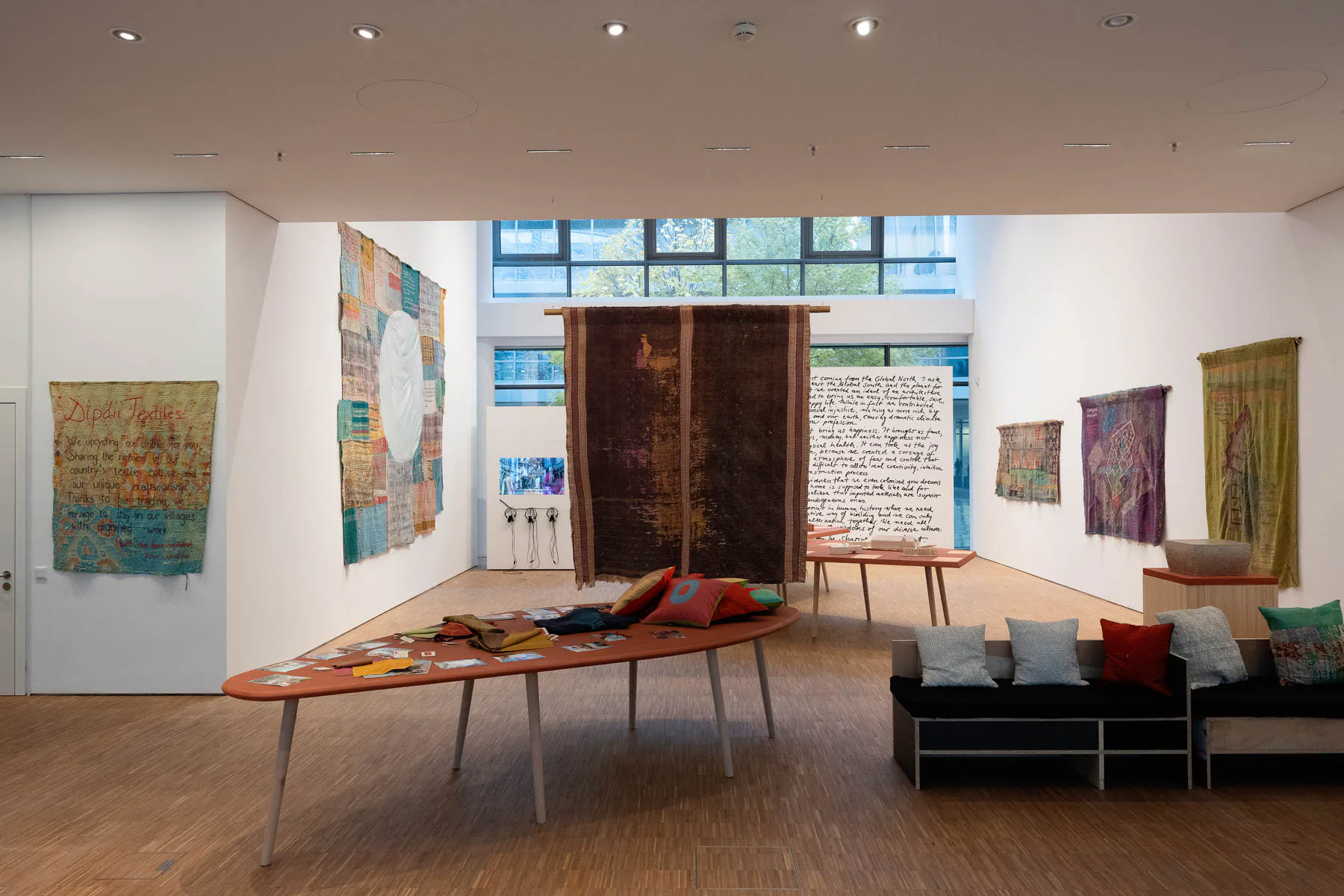Ausstellungsansicht Anna Heringer „One Planet, One Family“, DG Kunstraum 2023