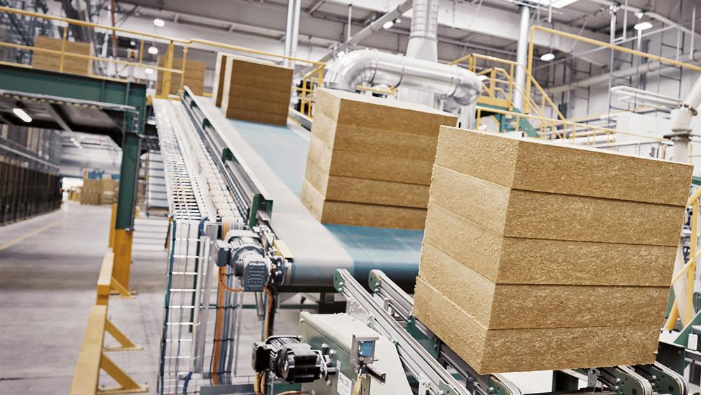 Mit modernen Herstellungstechnologien ist laut Rockwool ein Recyclinganteil von fast 100 % bei Steinwolle erreichbar. Doch dafür steht bei Weitem nicht genug Altmaterial zur Verfügung.