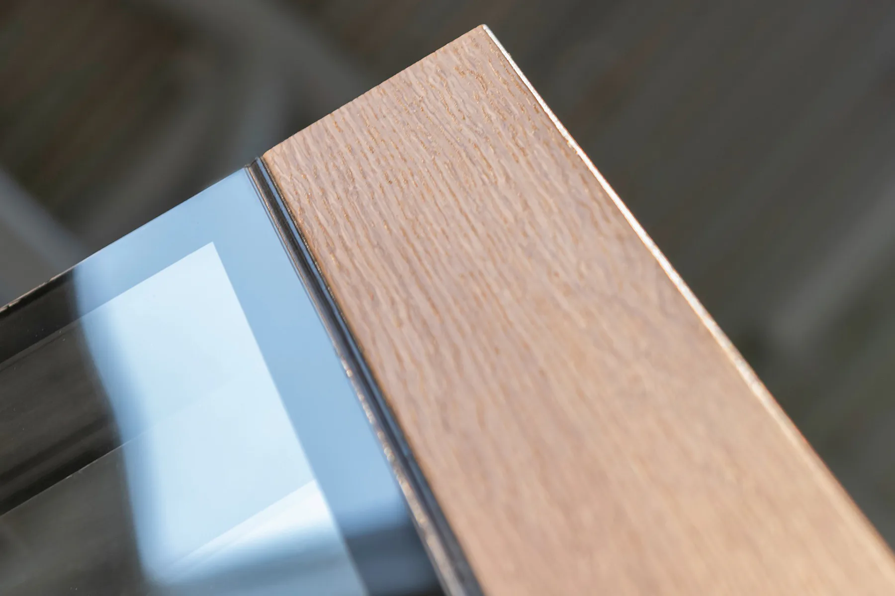 Frei mit Holz und Glas kombinierbar.