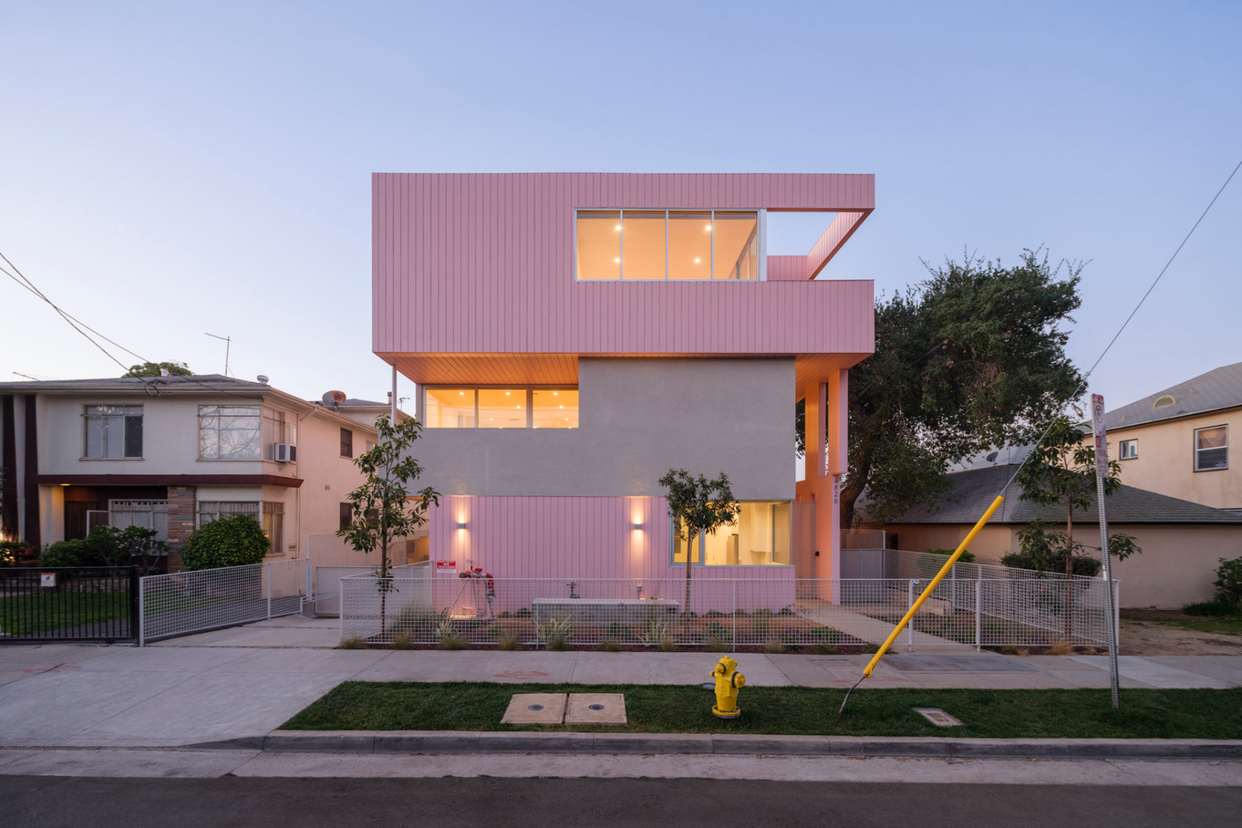 Wohnungsbau Axolotl in Los Angeles von Yu2e