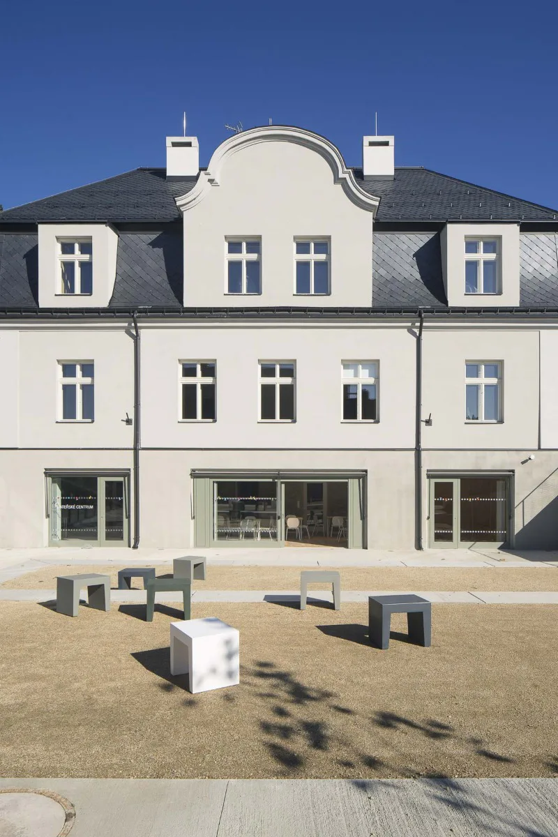 Pfarrhaus wird Bibliothek