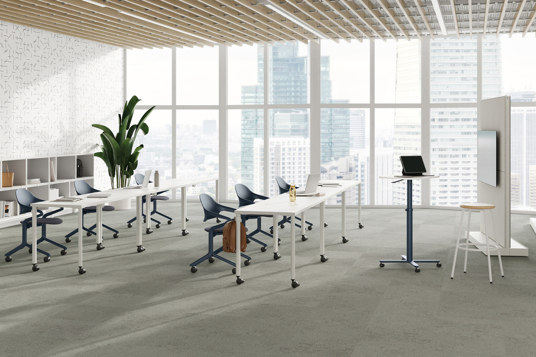 Variable Büromöblierung mit dem Fuld Nesting Chair.