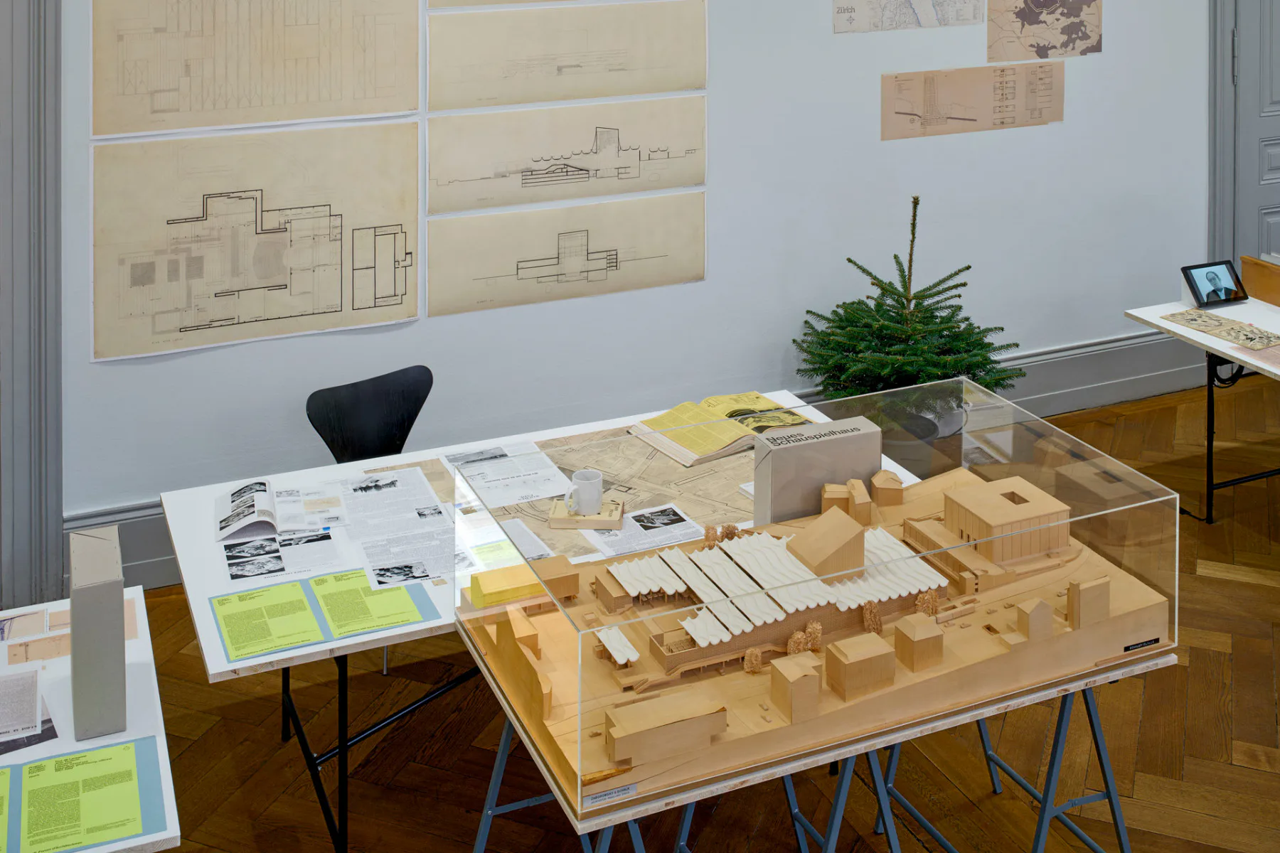 S AM Ausstellungsansicht „Was wäre wenn“
