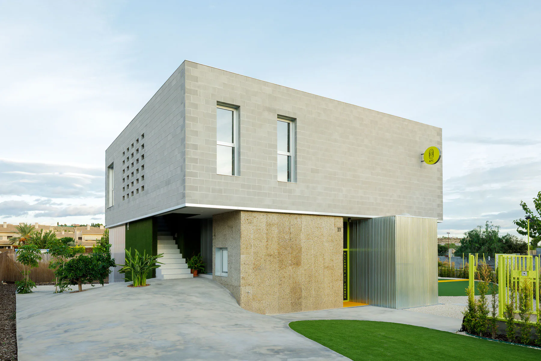 Wohnen und Arbeiten unter einem Dach gelingt im Muscles House in Alicante.