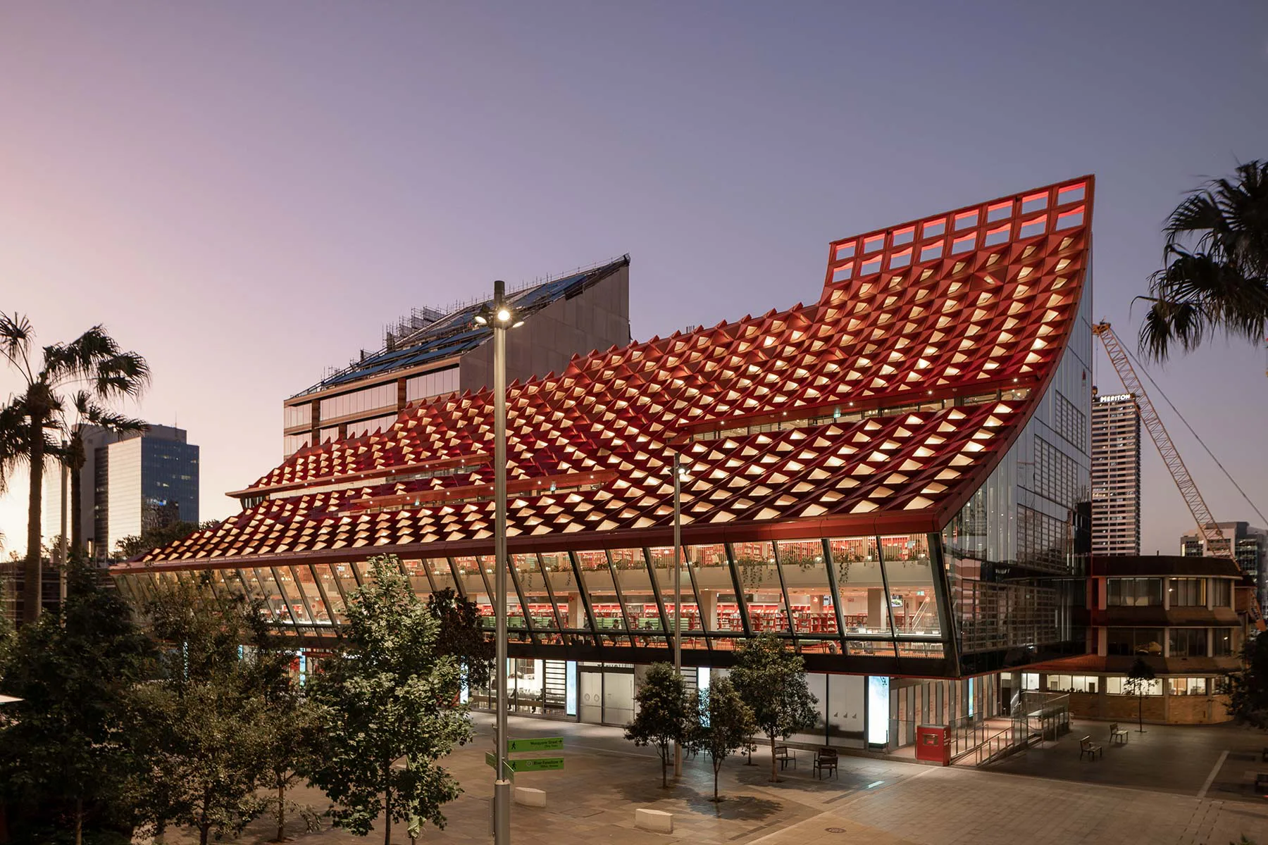 Das neue Gemeinschaftszentrum befindet sich in prominenter Lage am Parramatta Square, dem Hauptplatz der gleichnamigen Stadt.