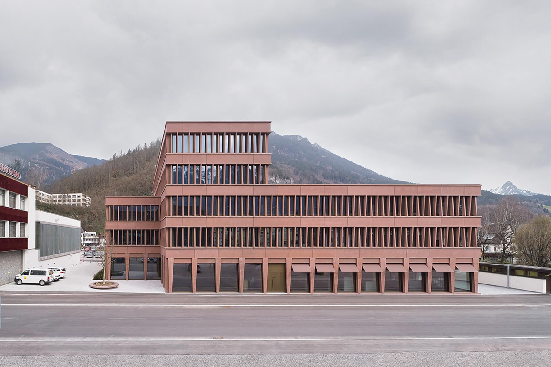 Firmenzentrale Jägerbau von Innauer Matt