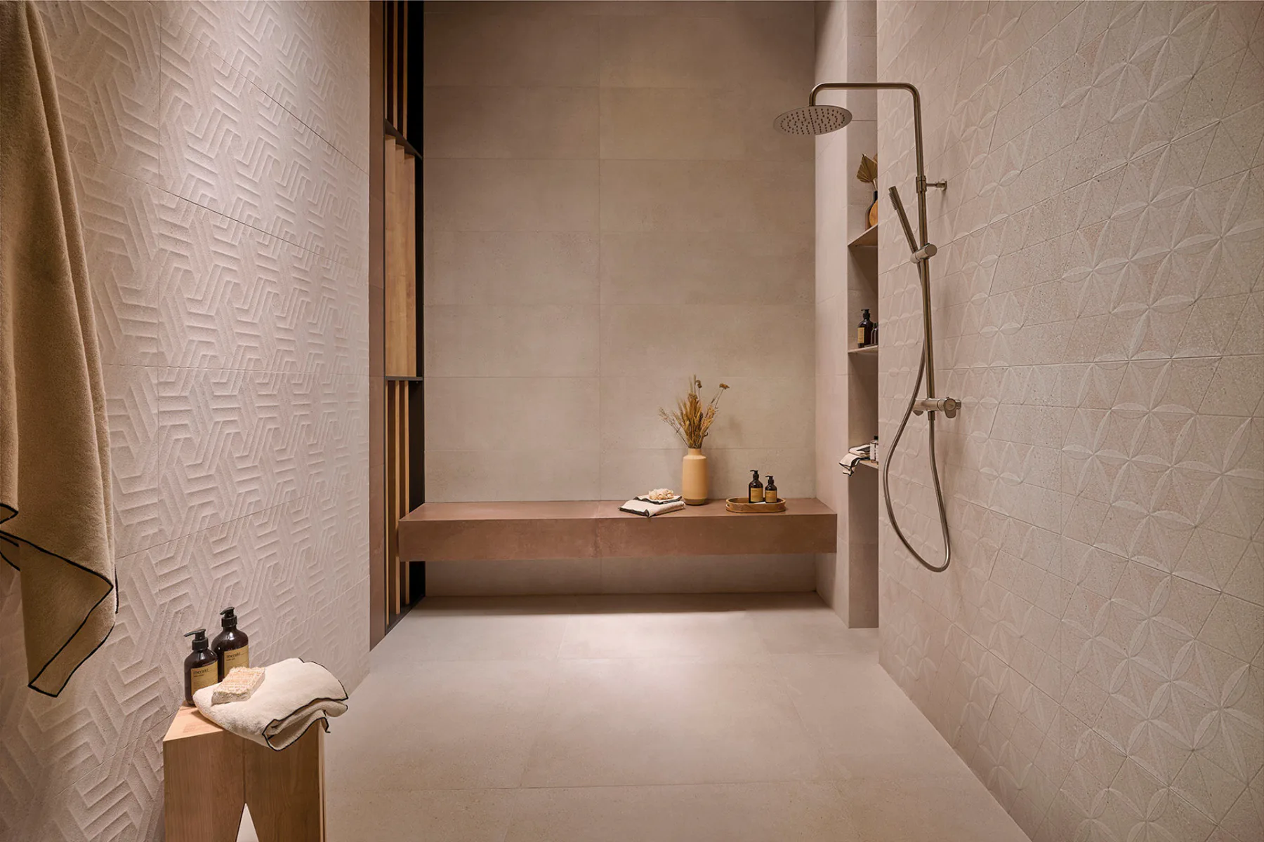 Betonoptiken der Serie Harlem von Keraben in Beige, Formate 40x120 und 90x90