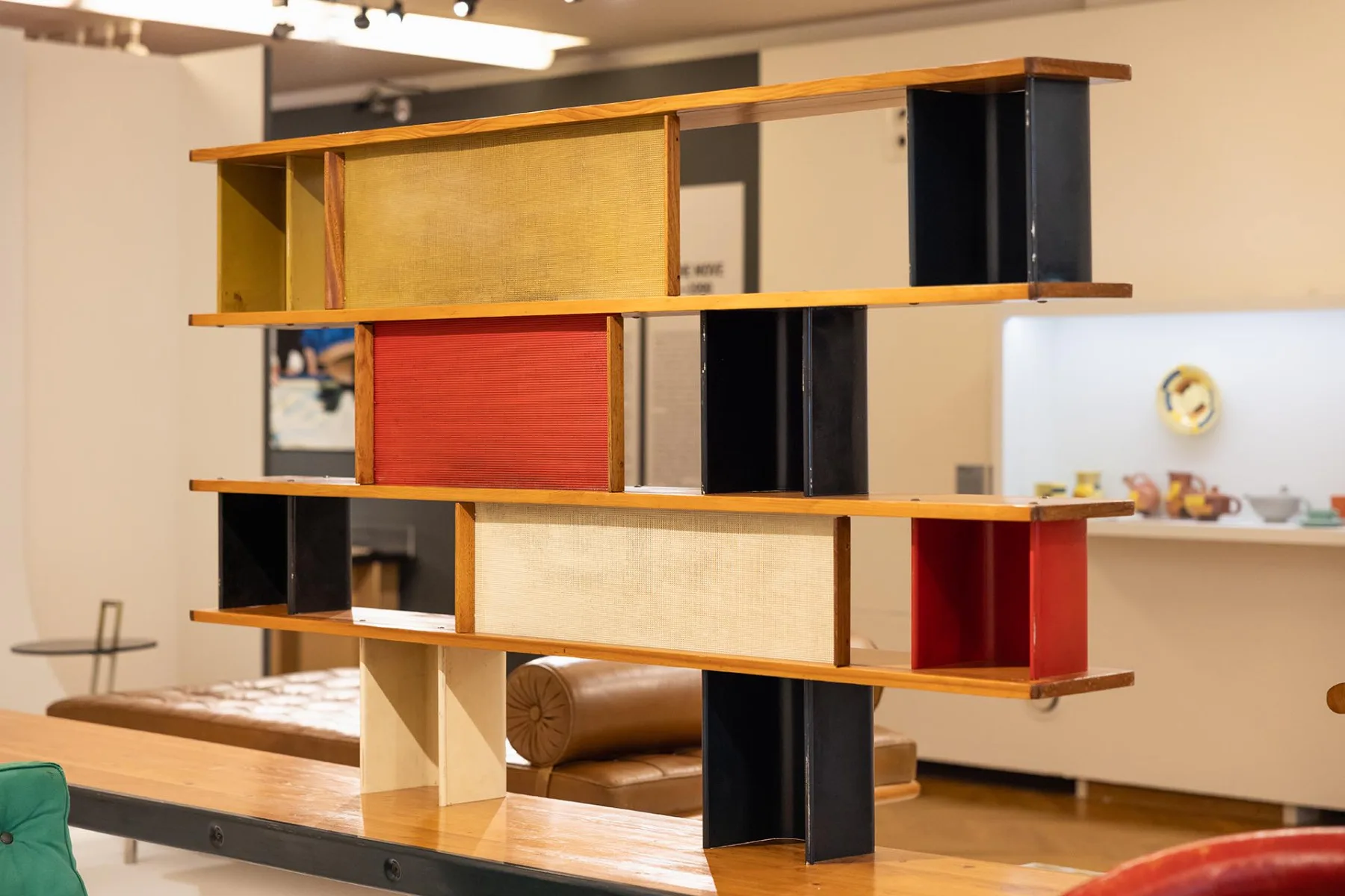 Blick in einen Ausstellungsraum der Schau „Here We Are! Frauen im Design 1900 – heute“, Möbelmuseum Wien, 2024