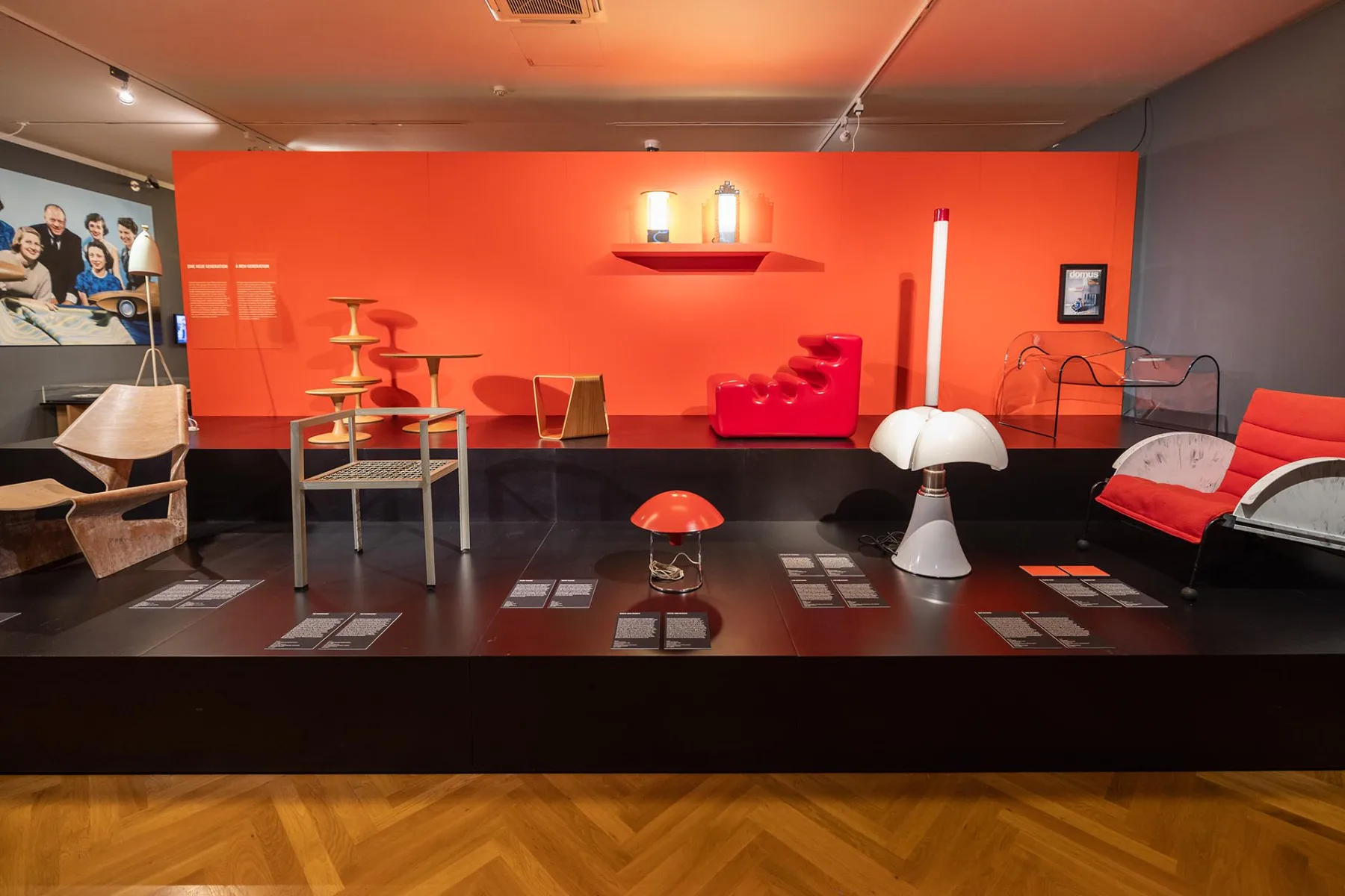 Blick in einen Ausstellungsraum der Schau „Here We Are! Frauen im Design 1900 – heute“, Möbelmuseum Wien, 2024