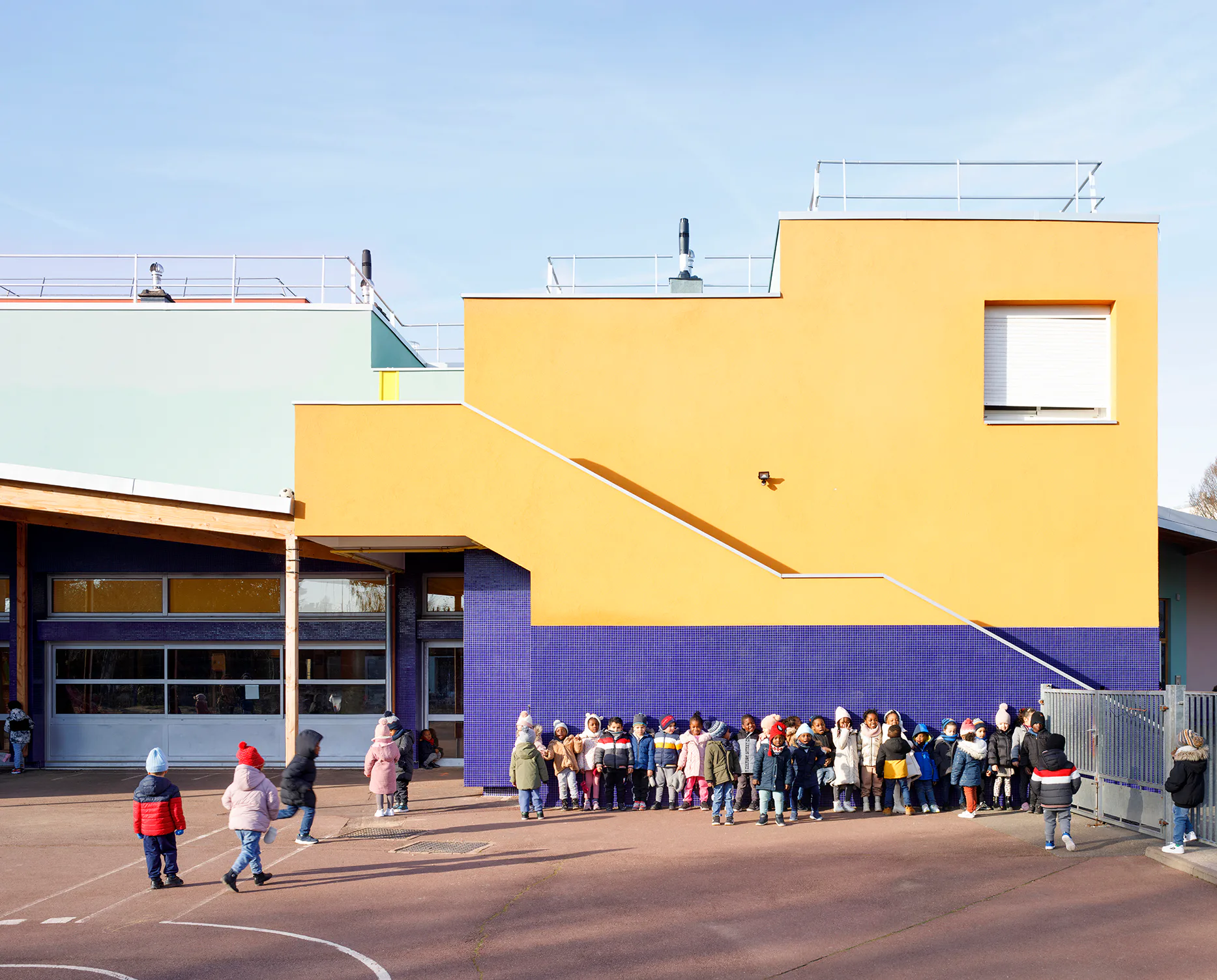 Das Konzept der Farben und Texturen fördert die Neugier der Kinder.