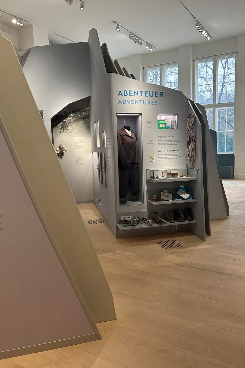 Blick in die Dauerausstellung „Darum Berge“
