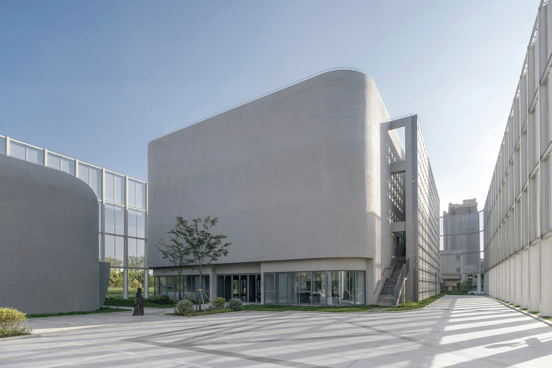 Die Fengxian Qixian Jesus Church von Wutopia Lab ist das Ergebnis einer achtjährigen Planungs- und Bauarbeit.