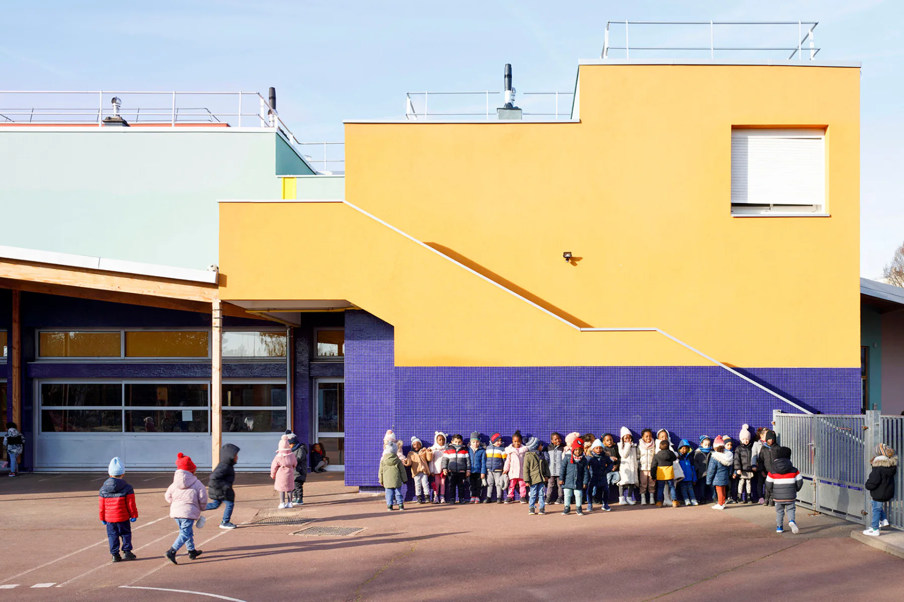 Das Konzept der Farben und Texturen fördert die Neugier der Kinder.
