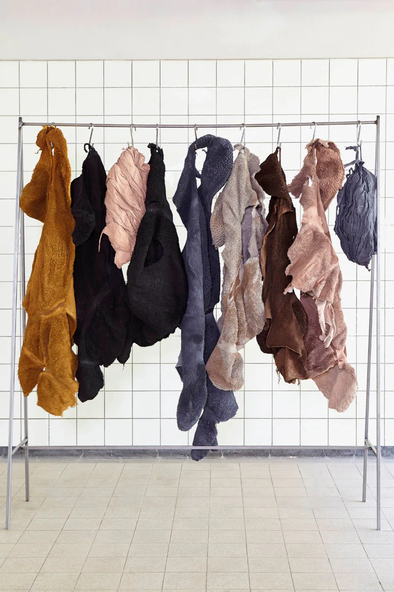 Studio Billie van Katwijk: Ventri - Tasche aus Kuhmagenleder