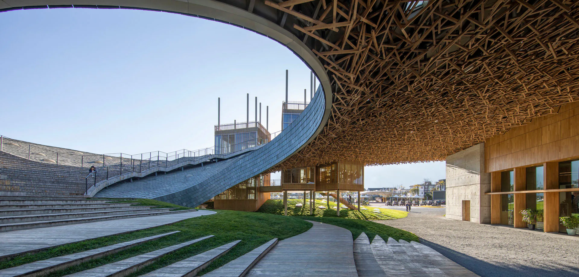 Yangliping Performing Arts Centre, Outdoor theatre and outdoor performance space