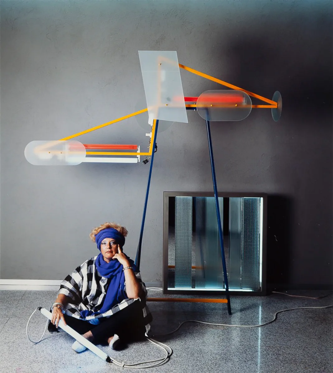 Die italienische Architektin und Designerin Nanda Vigo, 1985